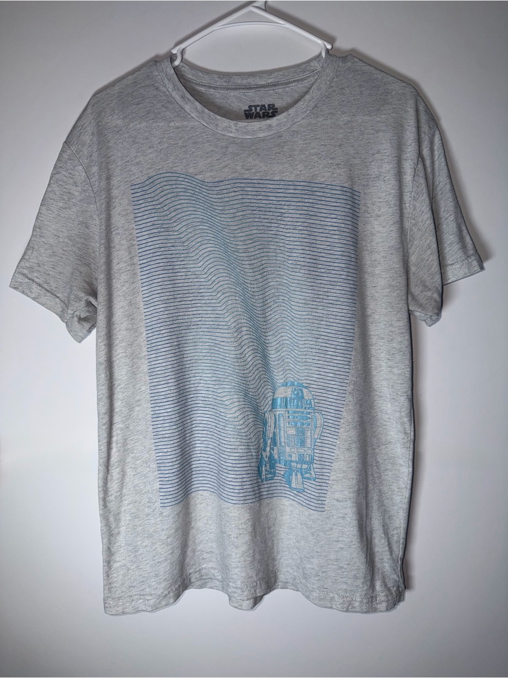 Star Wars Men’s Light Gray Tee with Blue R2-D2 Graphic